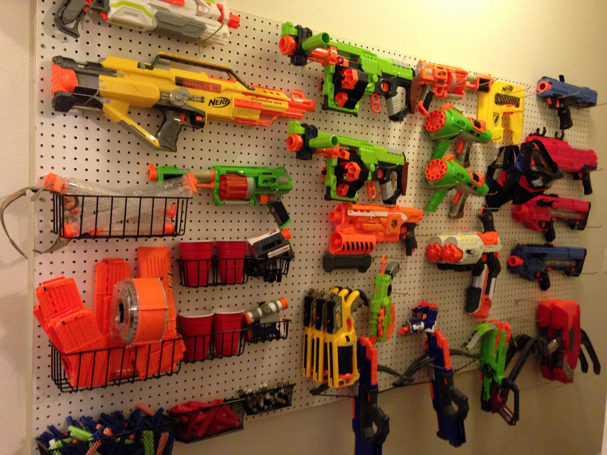 Diy Nerf Gun Wall Rack : 1000+ images about diy gun rack on Pinterest | Nerf gun ... / We did ...